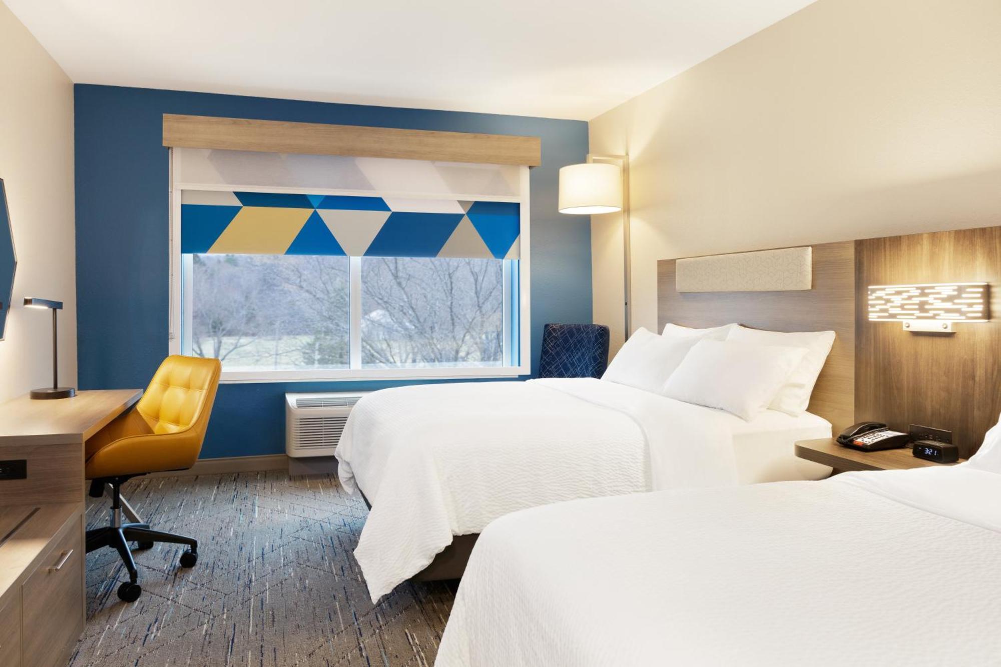 Holiday Inn Express & Suites Brady By Ihg Esterno foto